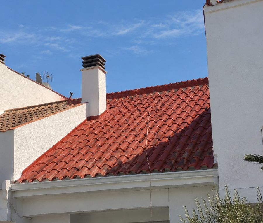 Cubierta de teja de una vivienda unifamiliar